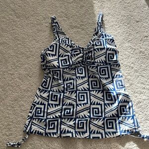 Women’s swimming tankini with geometric patterns in blue and white